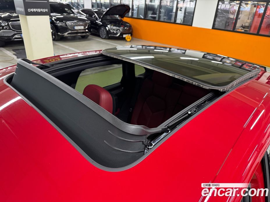 Porsche Macan фото 6
