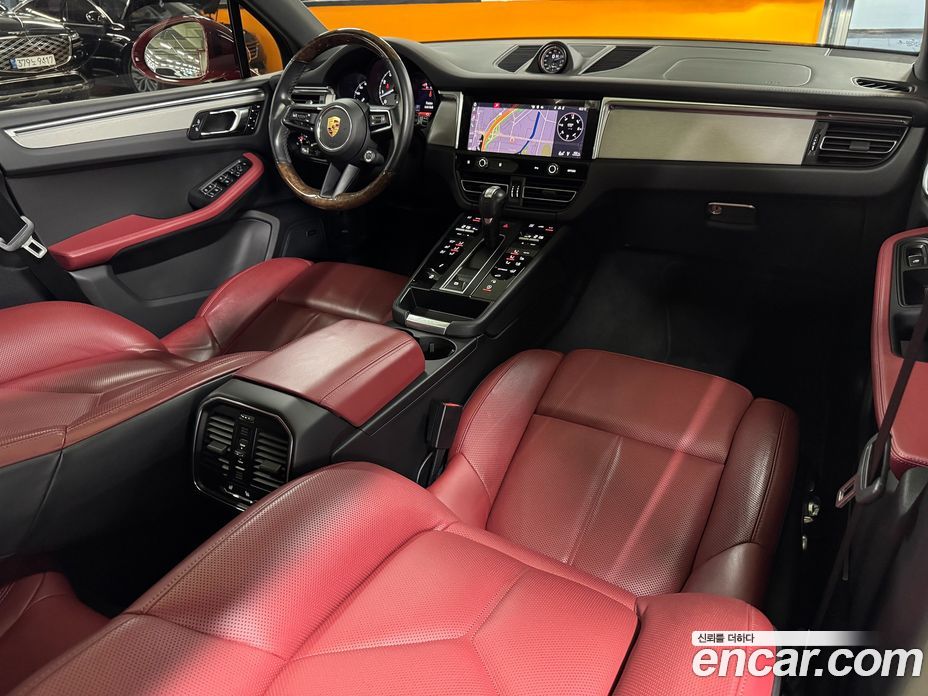 Porsche Macan фото 9