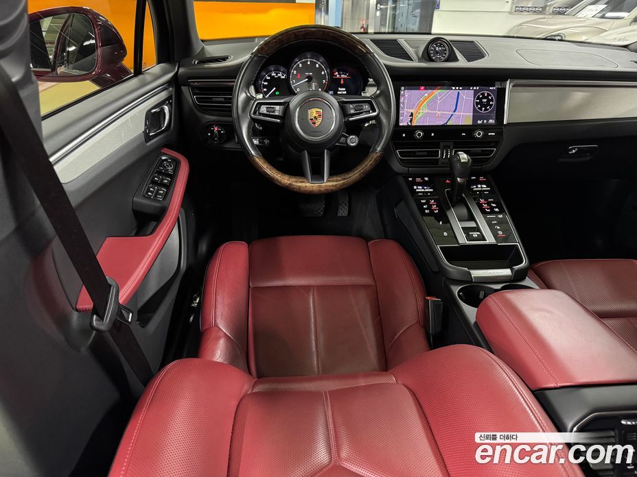 Porsche Macan фото 10
