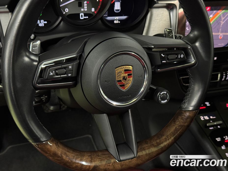 Porsche Macan фото 11