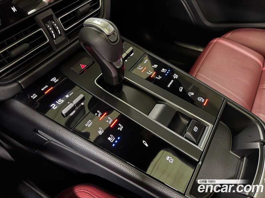 Porsche Macan фото 15