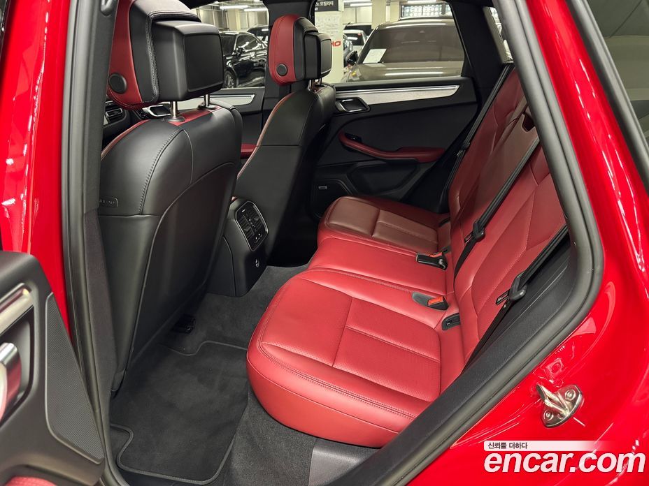 Porsche Macan фото 17