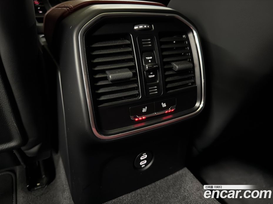 Porsche Macan фото 18
