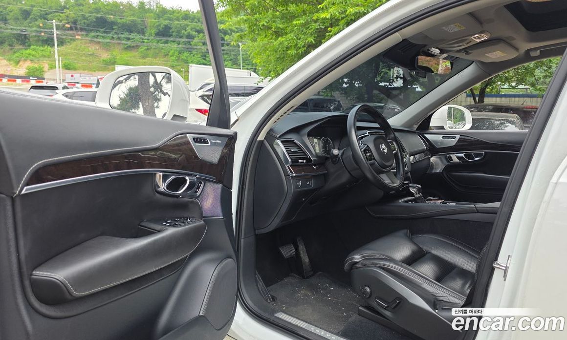 Volvo XC90 2nd Gen фото 10