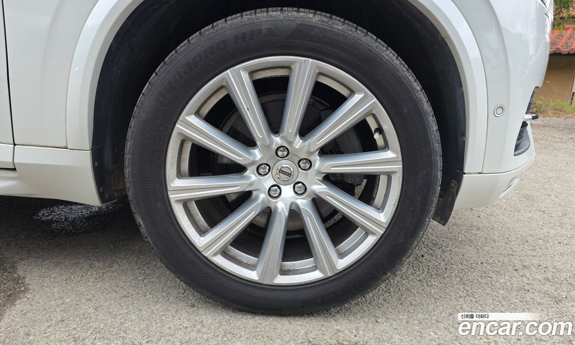 Volvo XC90 2nd Gen фото 21