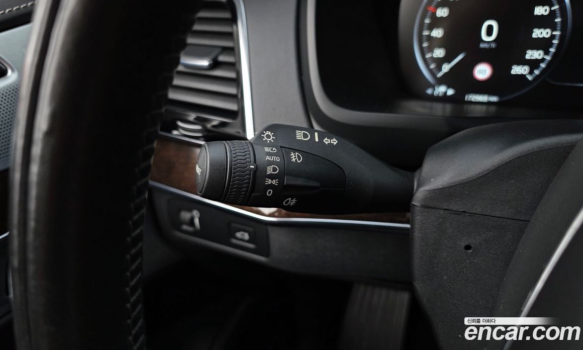 Volvo XC90 2nd Gen фото 27