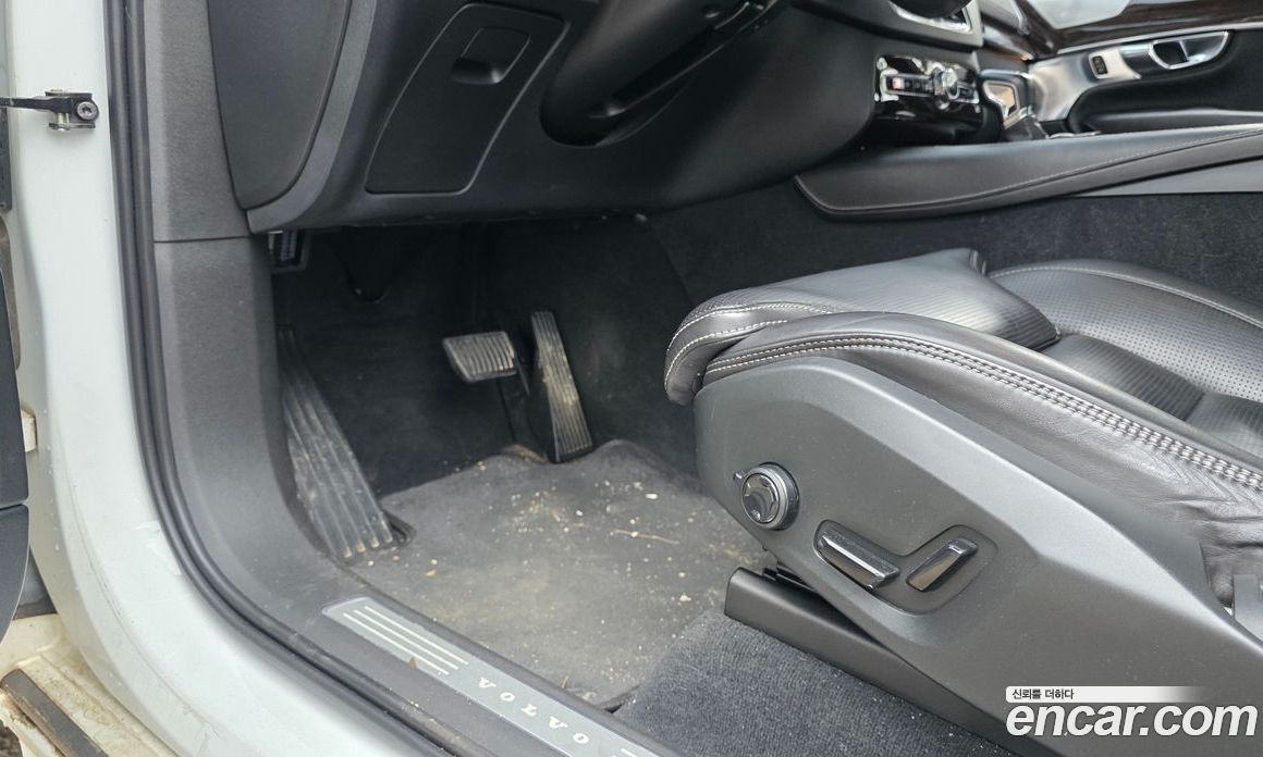Volvo XC90 2nd Gen фото 30