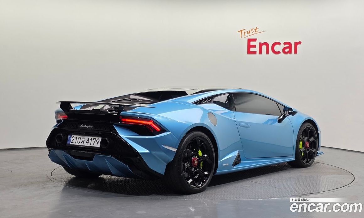 Lamborghini Huracan фото 2
