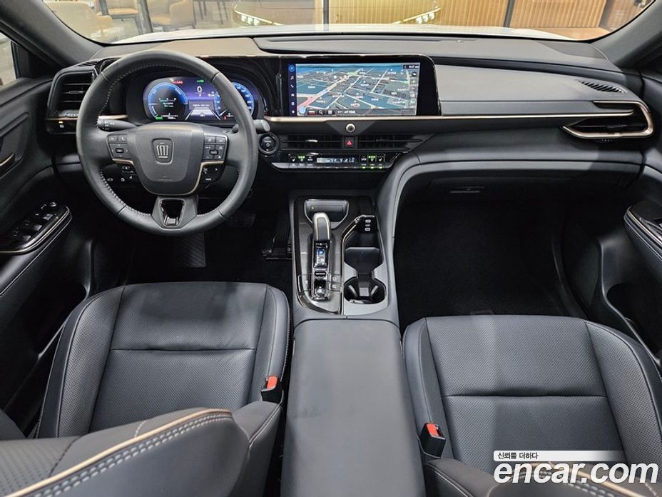 Toyota Crown Crossover фото 7
