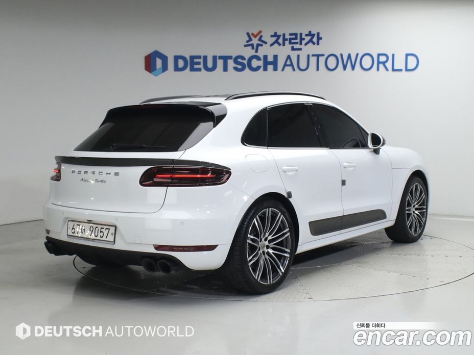 Porsche Macan фото 2