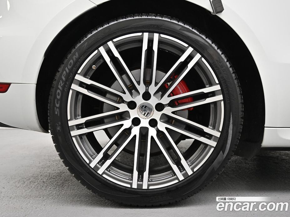 Porsche Macan фото 6