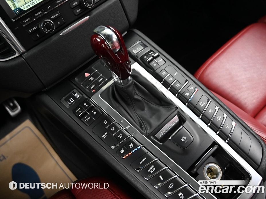 Porsche Macan фото 10