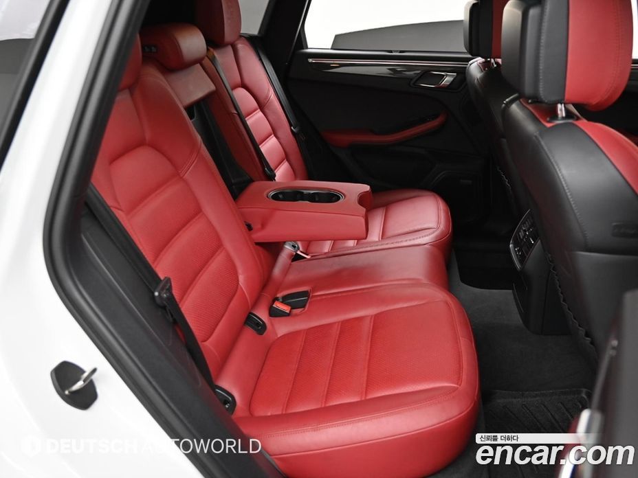 Porsche Macan фото 12