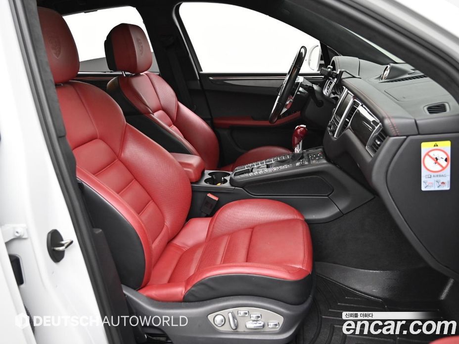 Porsche Macan фото 13