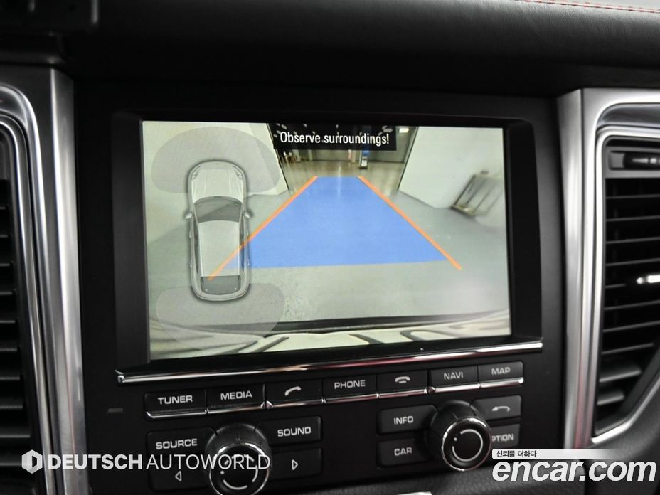 Porsche Macan фото 15