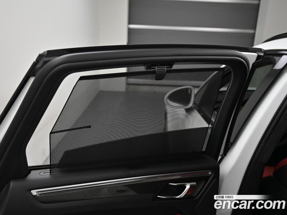 Porsche Macan фото 17