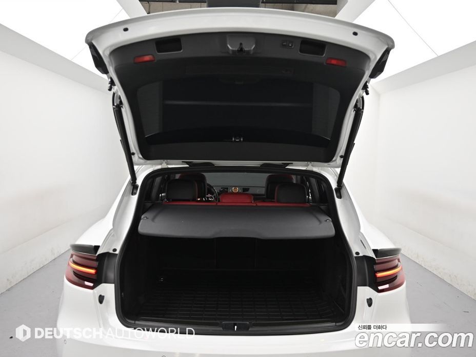Porsche Macan фото 20