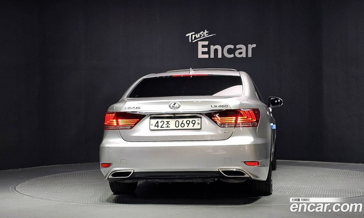 Lexus LS460 фото 4