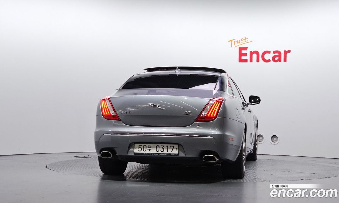 Jaguar XJ Restyling фото 4