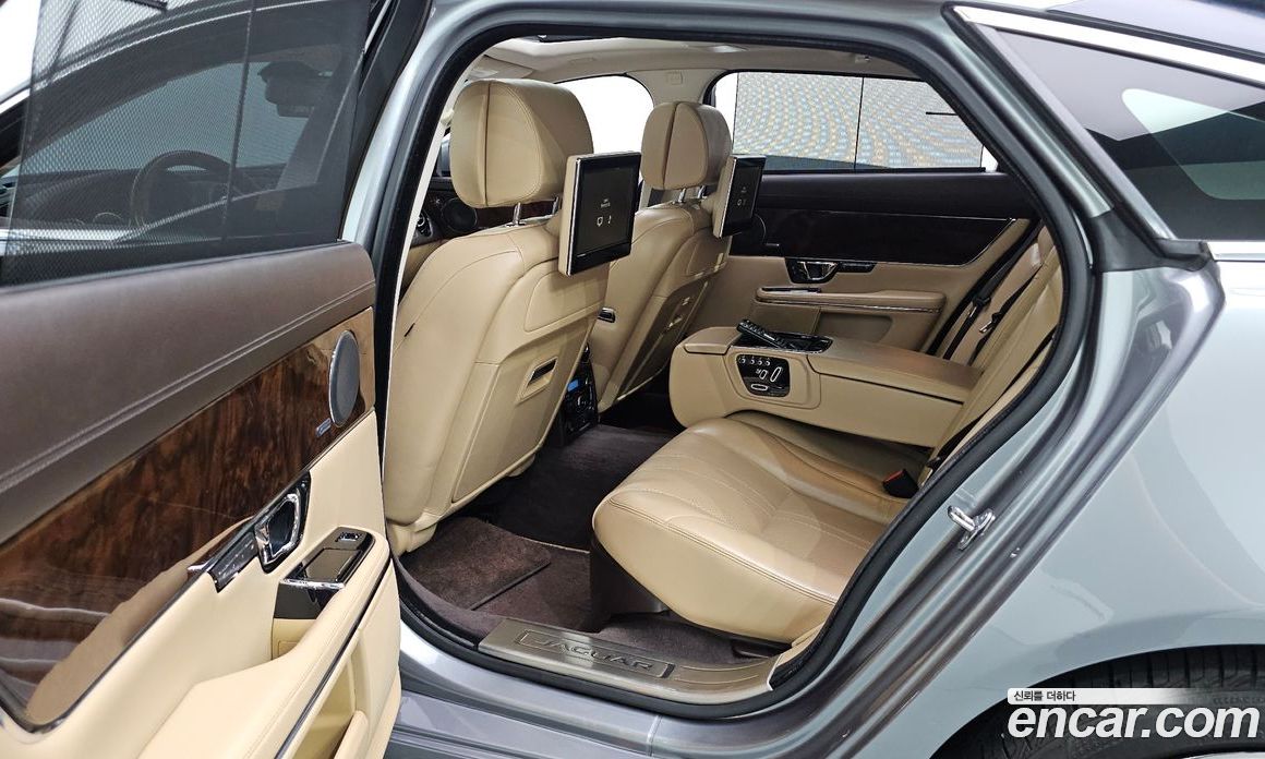 Jaguar XJ Restyling фото 19