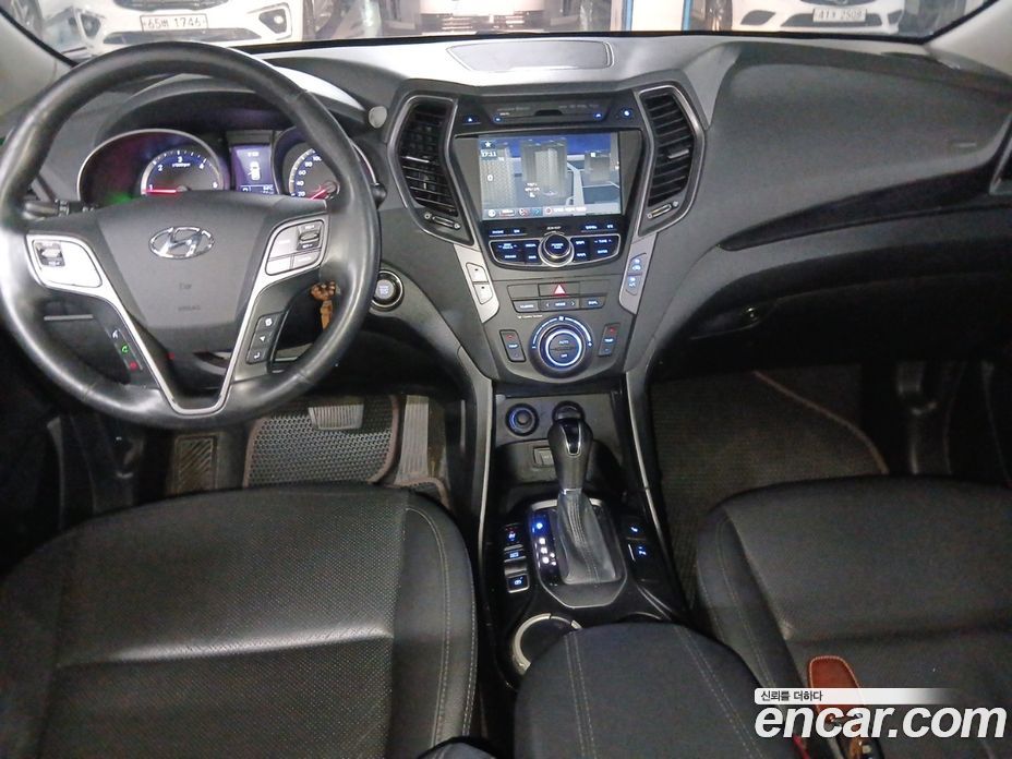 Hyundai Santa Fe (DM) фото 7