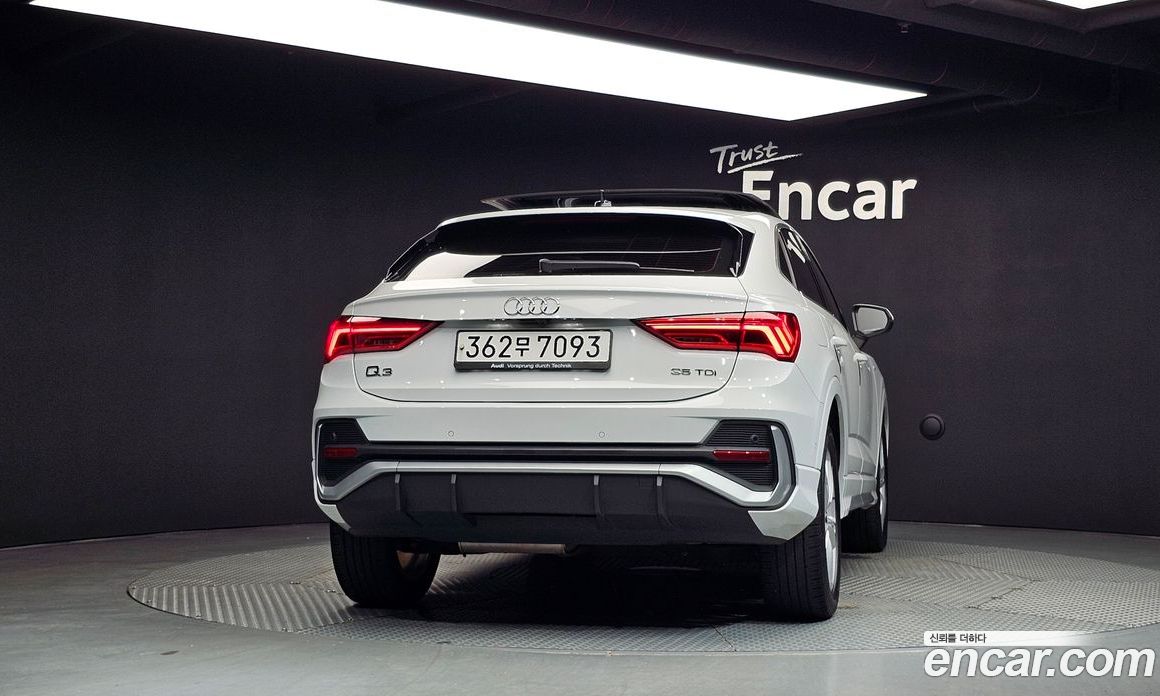 Audi Q3 (F3) фото 4