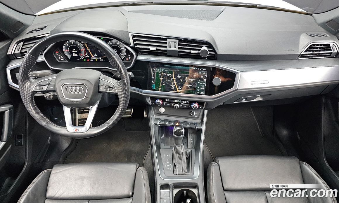 Audi Q3 (F3) фото 7