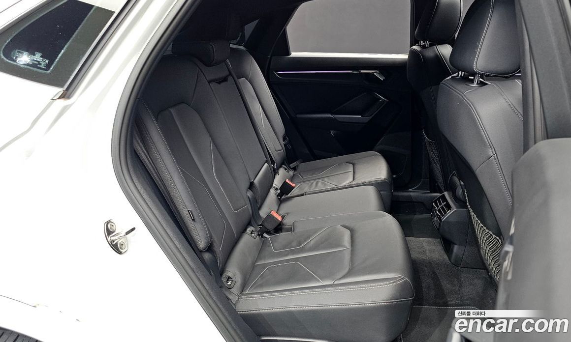 Audi Q3 (F3) фото 11