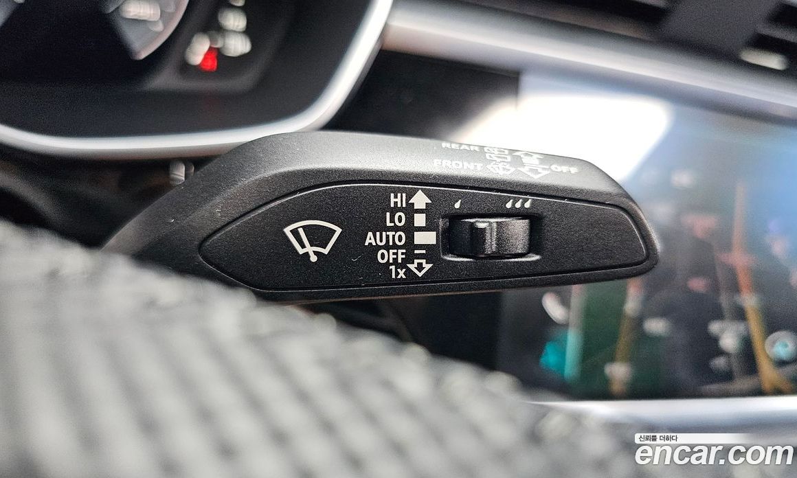 Audi Q3 (F3) фото 19