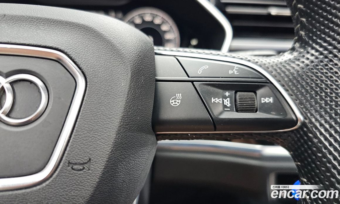 Audi Q3 (F3) фото 20