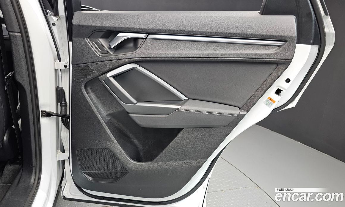 Audi Q3 (F3) фото 25