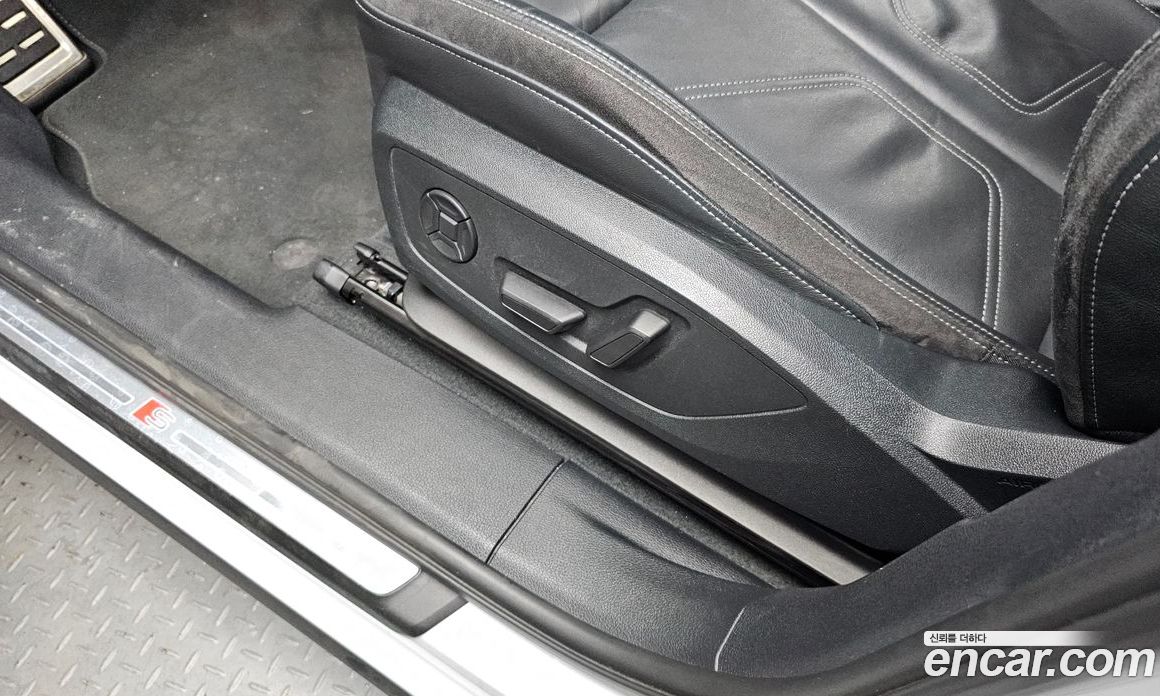 Audi Q3 (F3) фото 27
