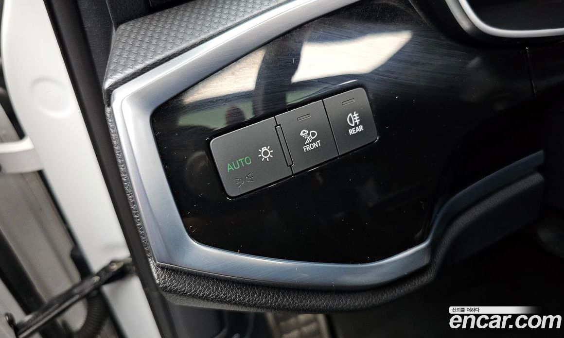 Audi Q3 (F3) фото 28