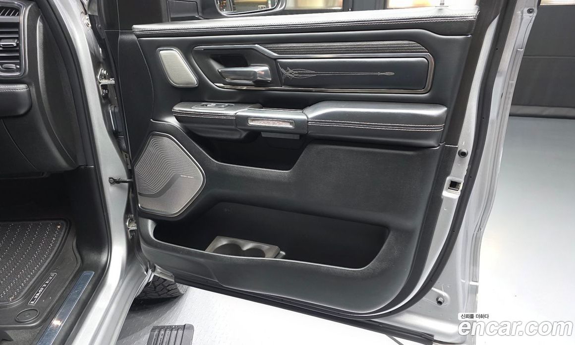 Dodge Ram Pickup фото 24