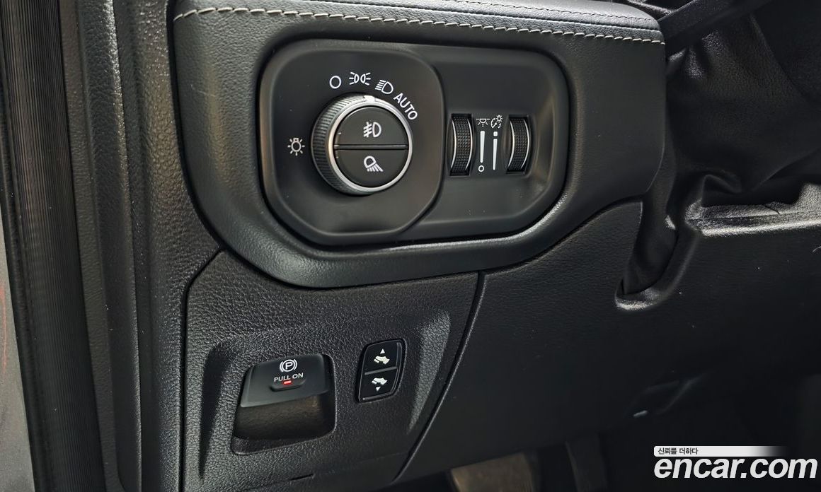 Dodge Ram Pickup фото 30