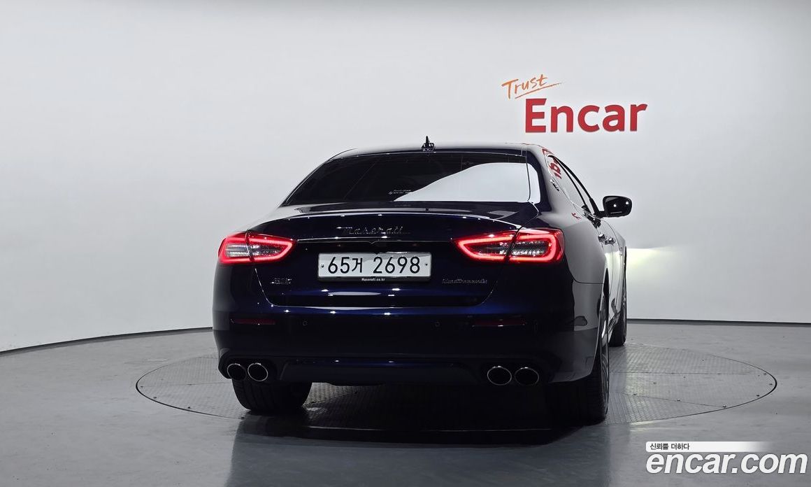 Maserati Quattroporte фото 4