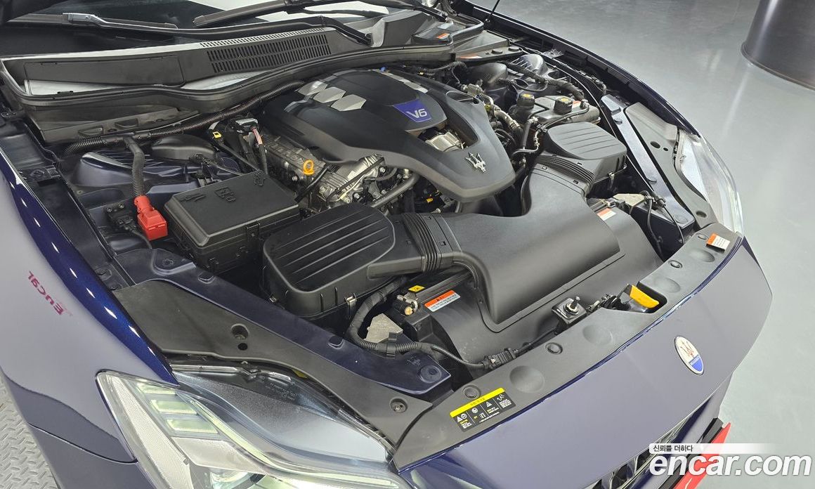 Maserati Quattroporte фото 6