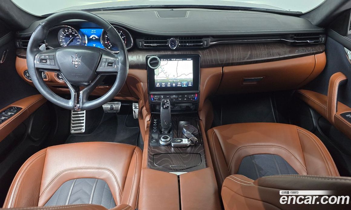 Maserati Quattroporte фото 7