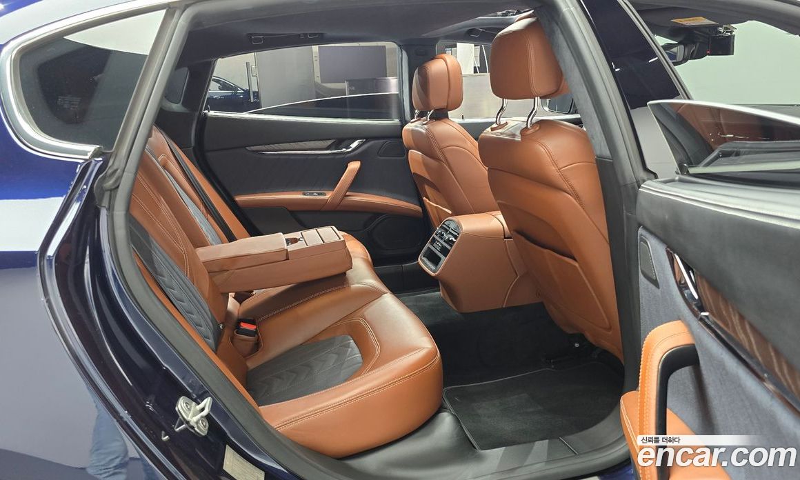 Maserati Quattroporte фото 11