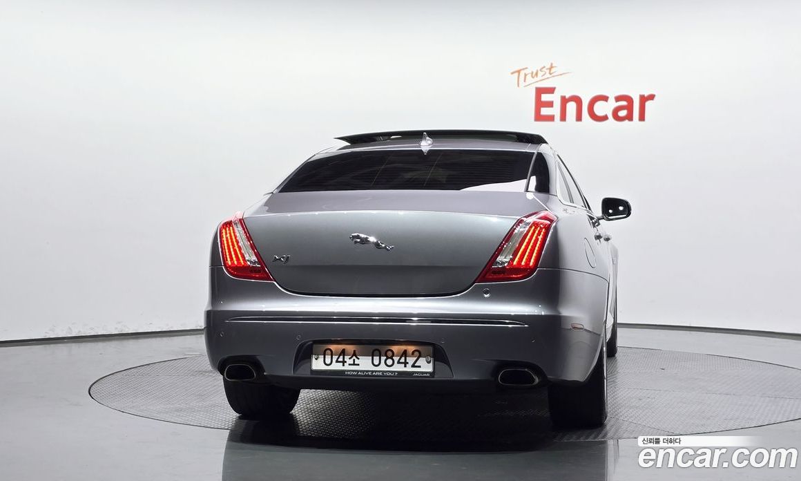Jaguar XJ Restyling фото 4