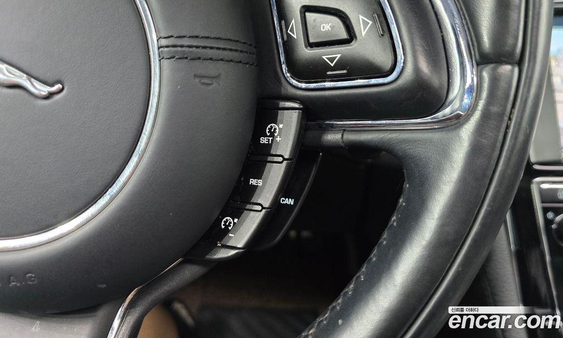 Jaguar XJ Restyling фото 16