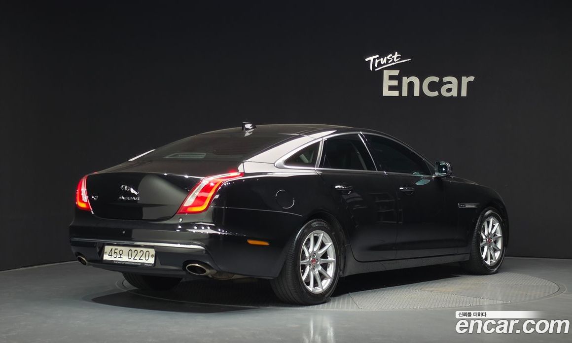Jaguar XJ Restyling фото 2