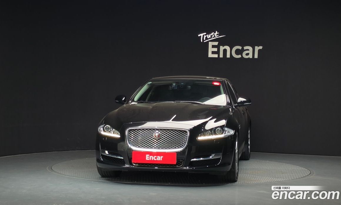 Jaguar XJ Restyling фото 3