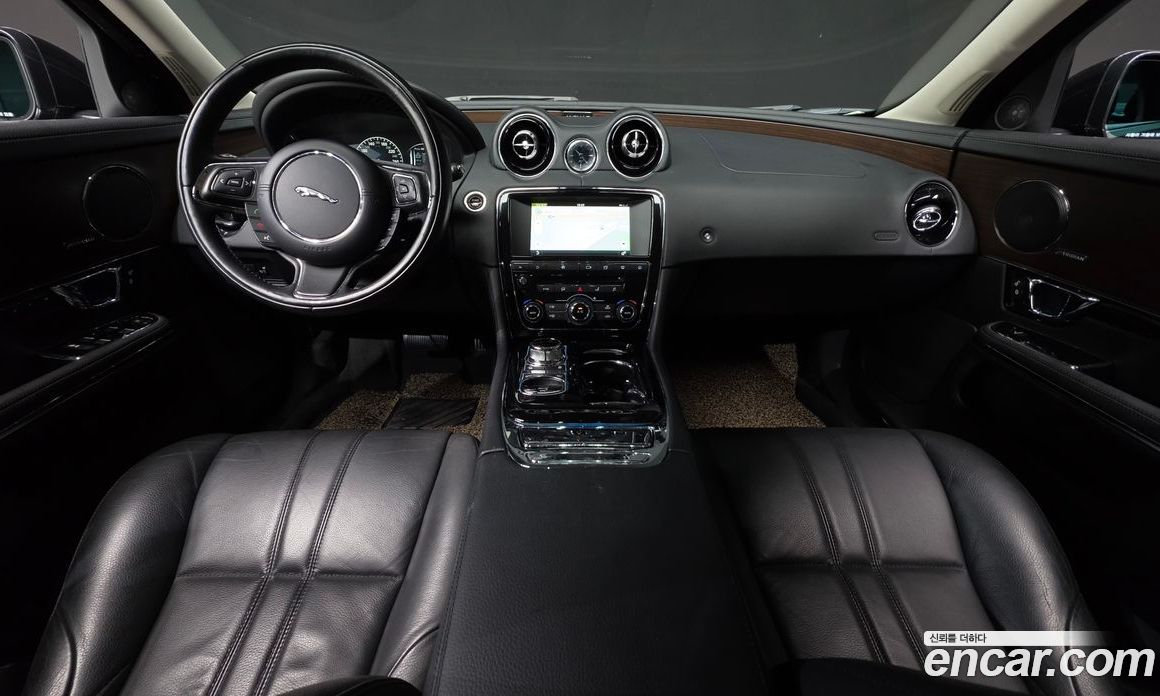 Jaguar XJ Restyling фото 7