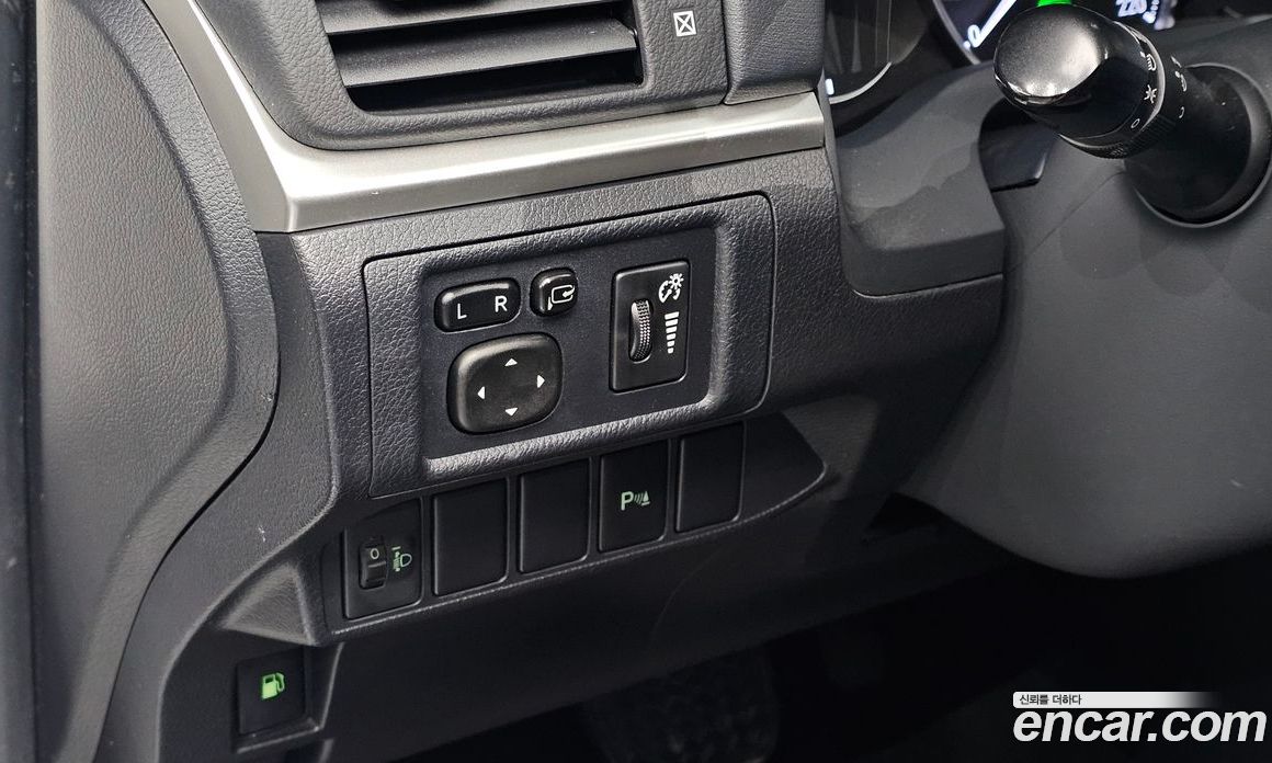 Lexus CT200h фото 17