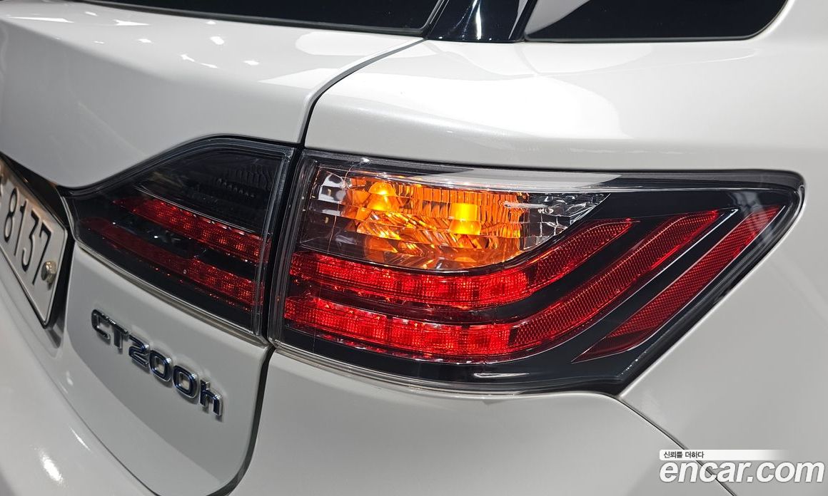 Lexus CT200h фото 23