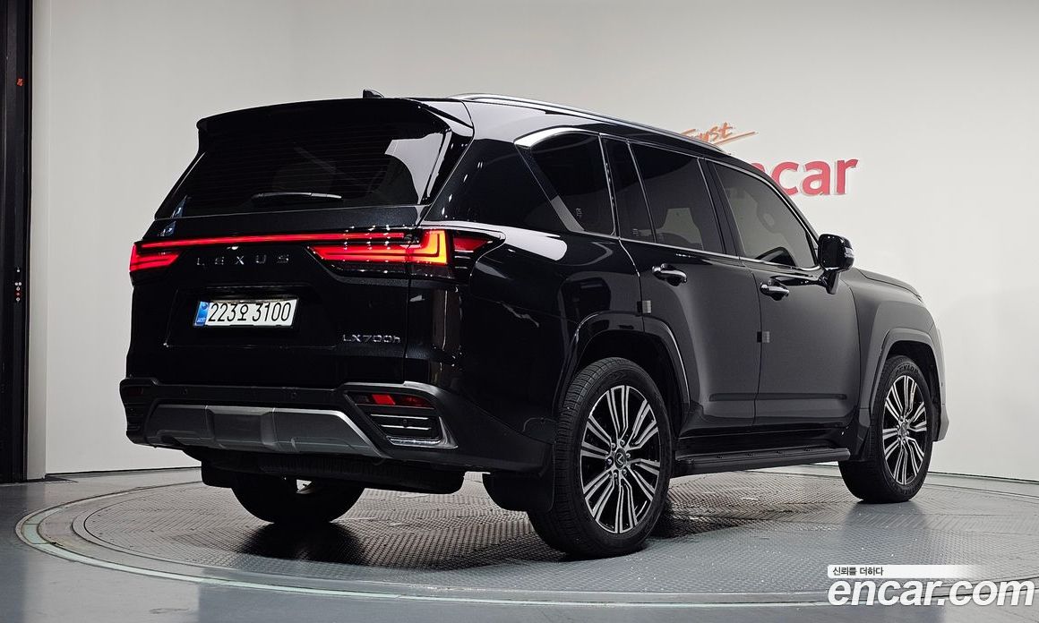 Lexus LX 4th Gen фото 2