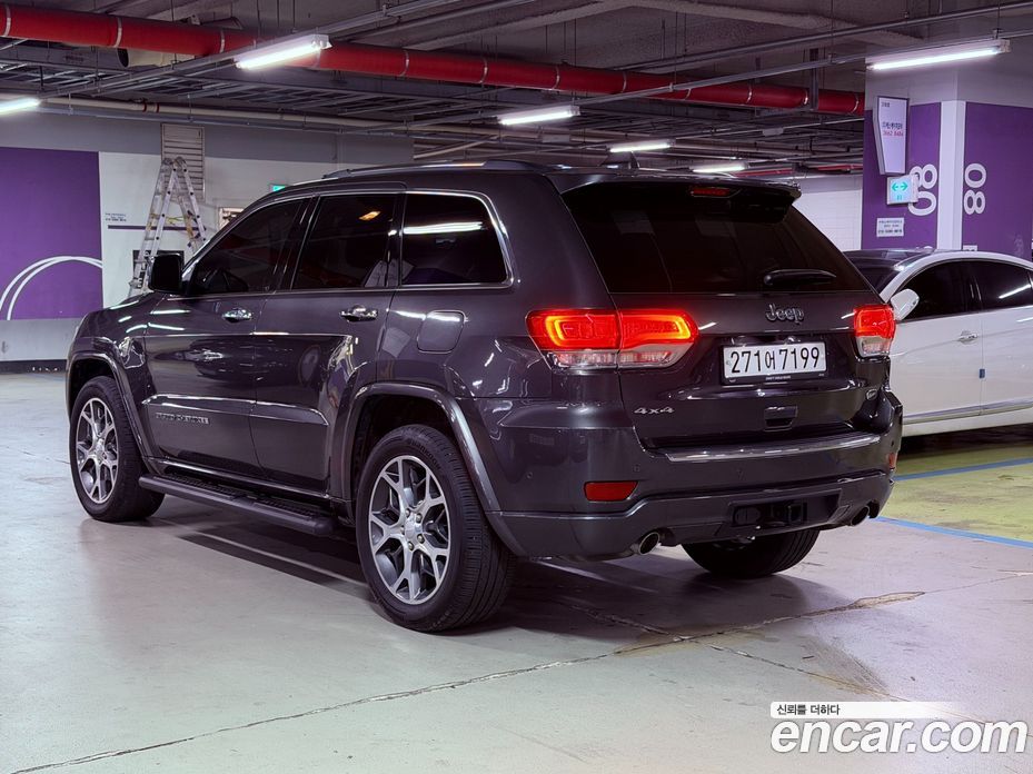 Jeep Grand Cherokee (WK) фото 2