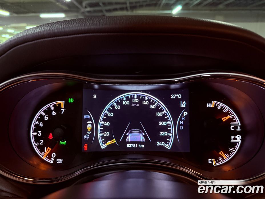 Jeep Grand Cherokee (WK) фото 8