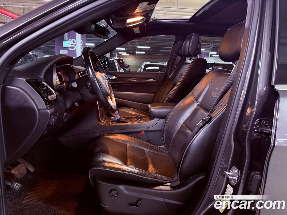 Jeep Grand Cherokee (WK) фото 10